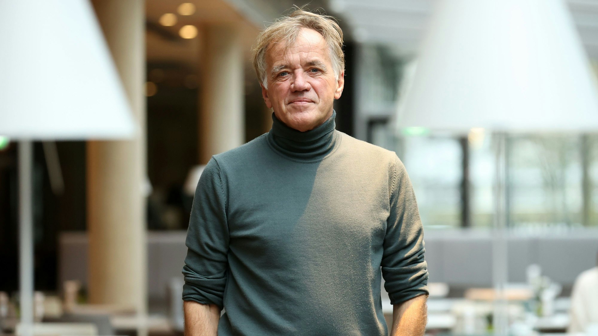 Norbert Oberhaus schaut in die Kamera.