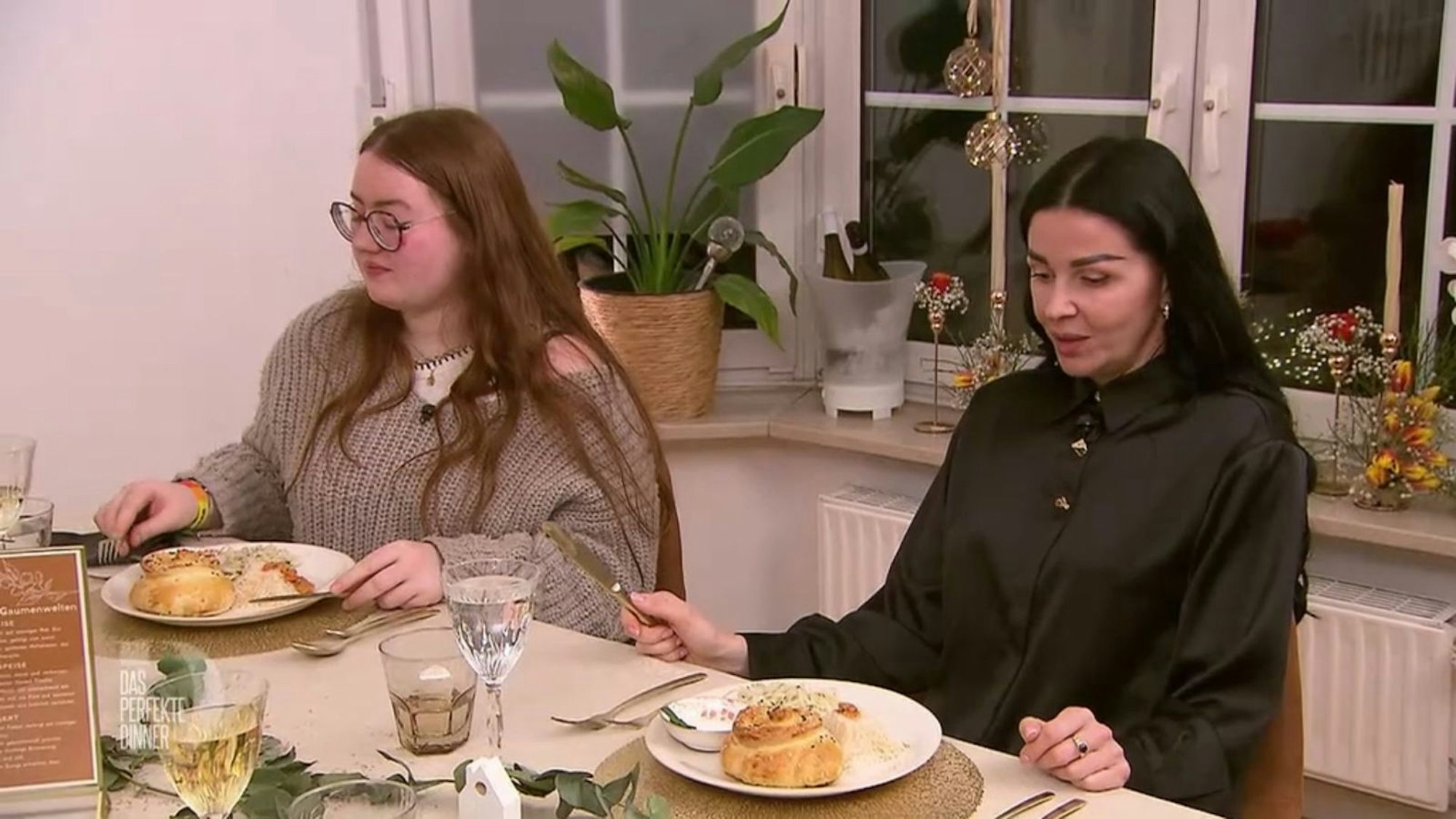 Stasya war nach der Vorspeise schon satt, jetzt kommt auch noch der deftige Hauptgang.
(Bild: RTL)