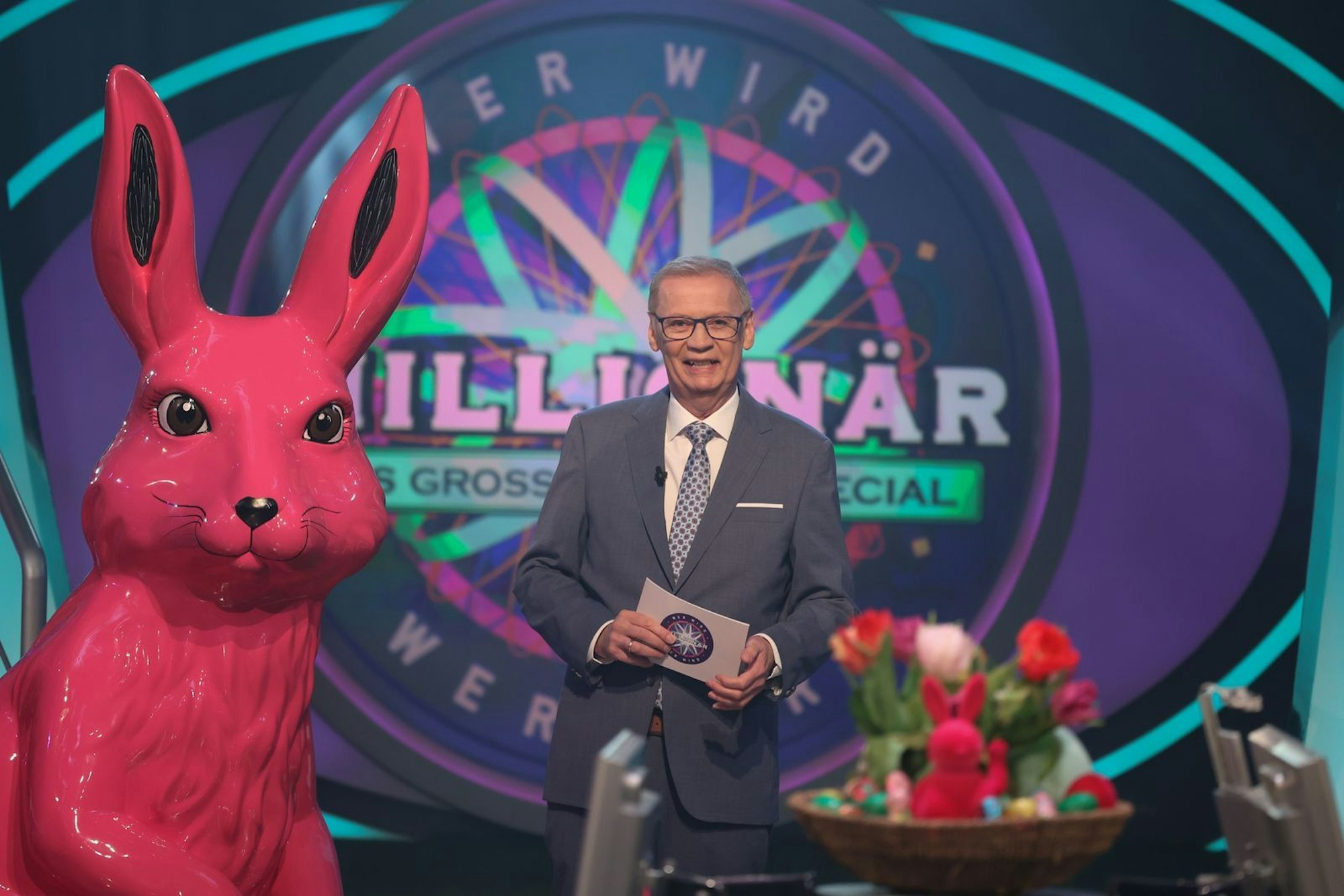 Günther Jauch will dem Pfarrer noch helfen. (Bild: RTL / Ralf Juergens)