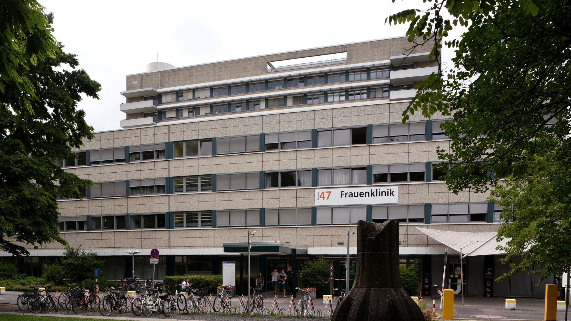In der Frauenheilkunde und Geburtshilfe der Uniklinik kam es im Dezember 2025 zu dem Polizeieinsatz (Archivfoto).