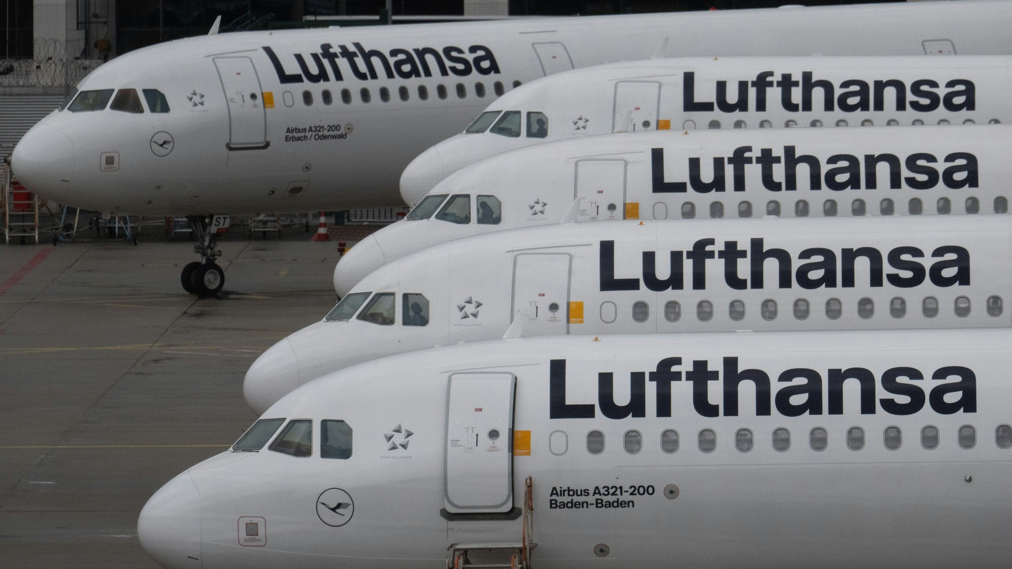 Die Flugbegleiter der Lufthansa streiken.