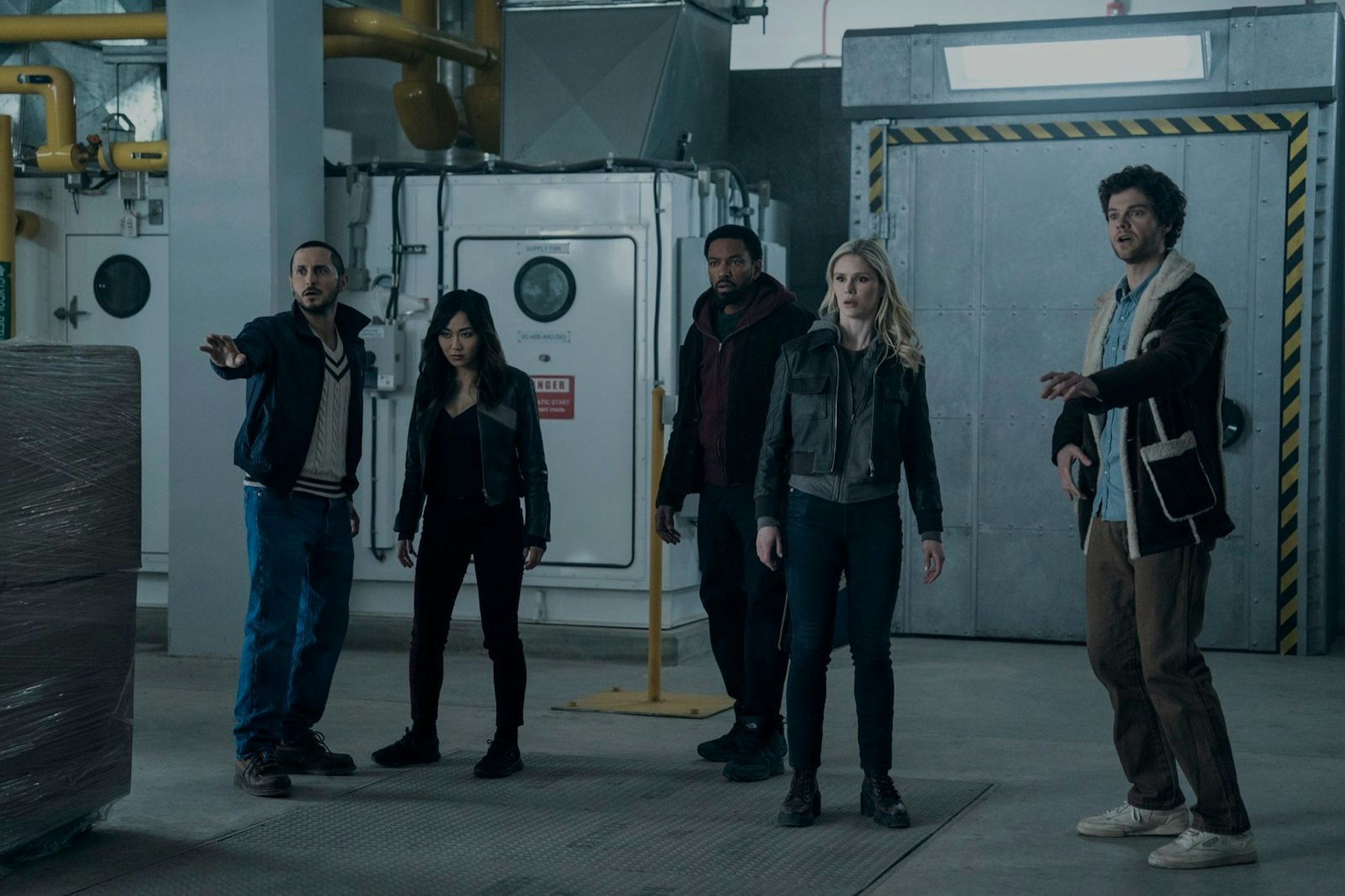 Frenchie (Tomer Capone, von links), Kimiko (Karen Fukuhara), Mothers Milk (Laz Alonso), Annie January aka Starlight (Erin Moriarty) und Hughie (Jack Quaid) nehmen den Kampf gegen Homelander auf: Wie viel Menschlichkeit können sich „The Boys“ (und „Girls“) dabei noch leisten? (Bild: © Amazon Content Services LLC / Jasper Savage / Prime Video)