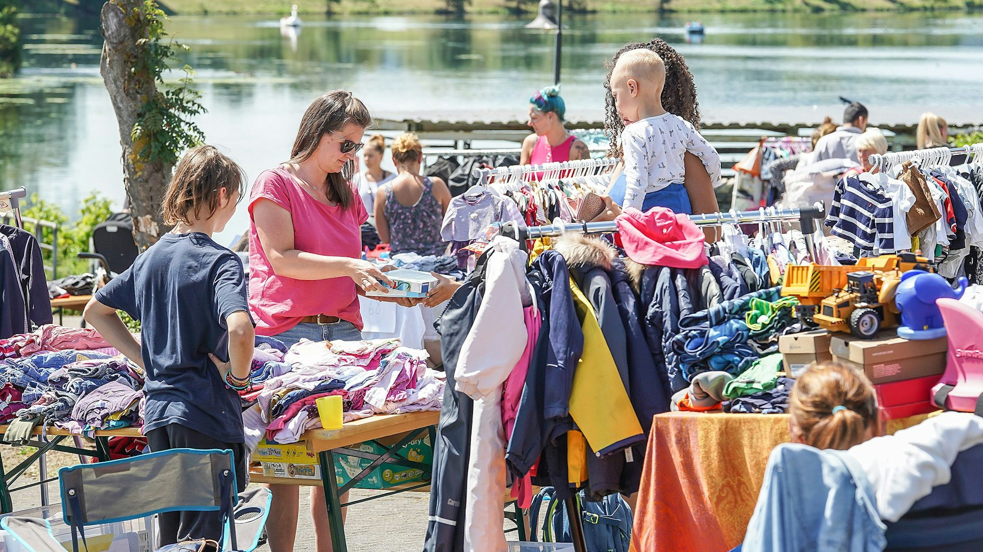 Bild vom Baby- und Kinderflohmarkt am Kemnader See.
