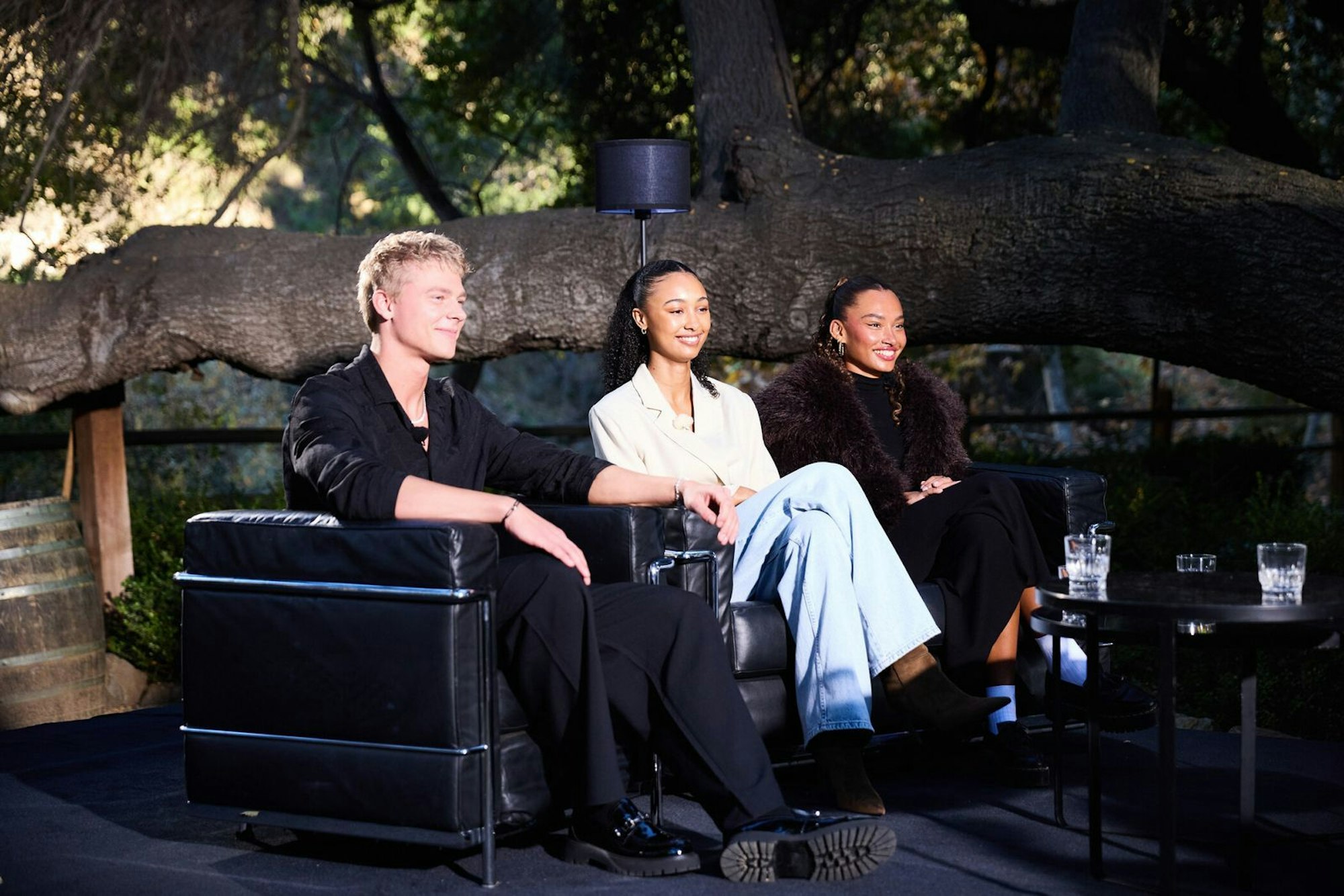 Yanneck, Safia und Aurélie (v.l.n.r.) versuchen beim Interview möglichst wenig von sich preiszugeben. (Bild: ProSieben/Max Montgomery)