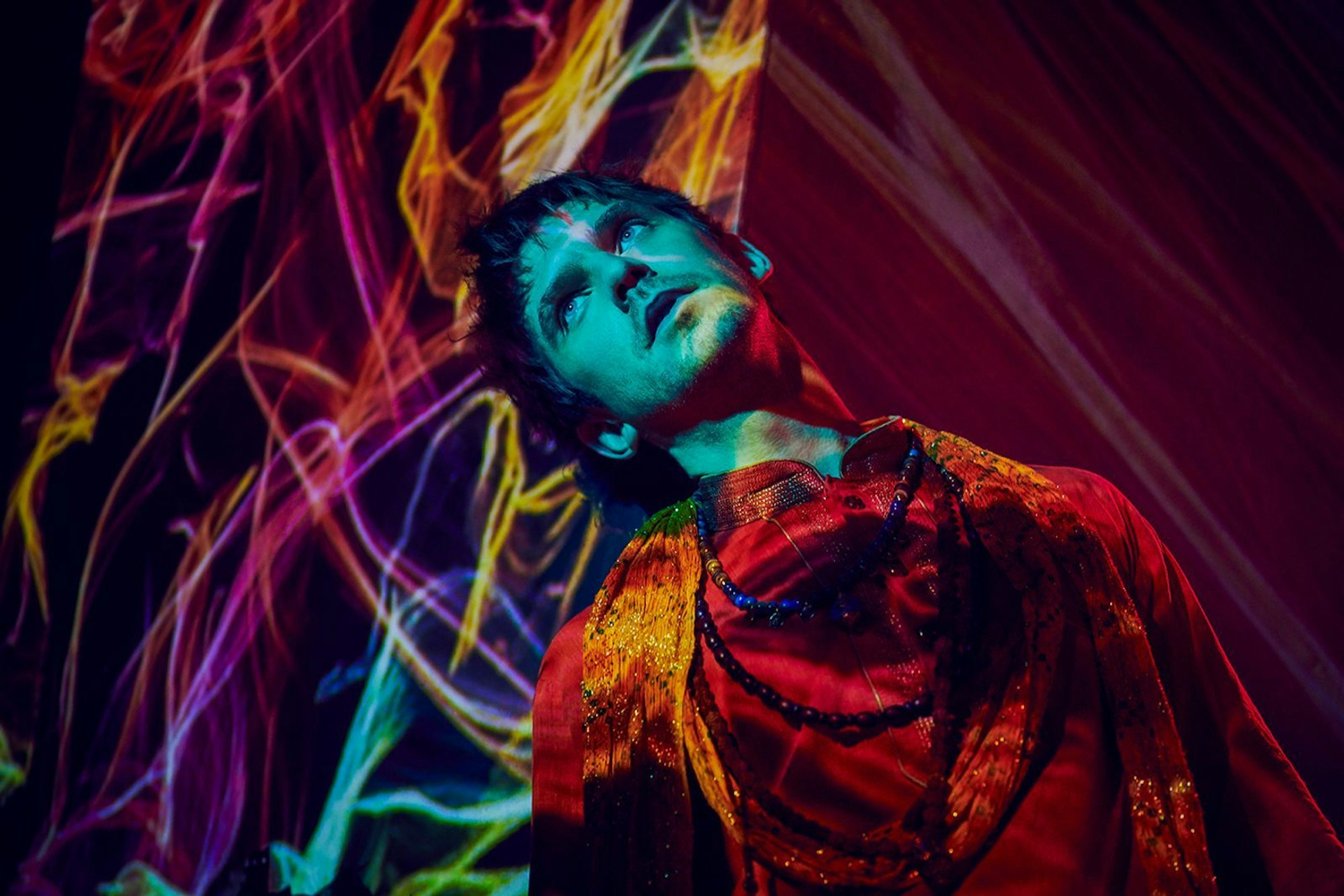 „Legion“ ist eine verstörende Ode an die Verrücktheit, die permanent zwischen Wahn und Wirklichkeit oszilliert. (Bild: FX / Pari Dukovic)