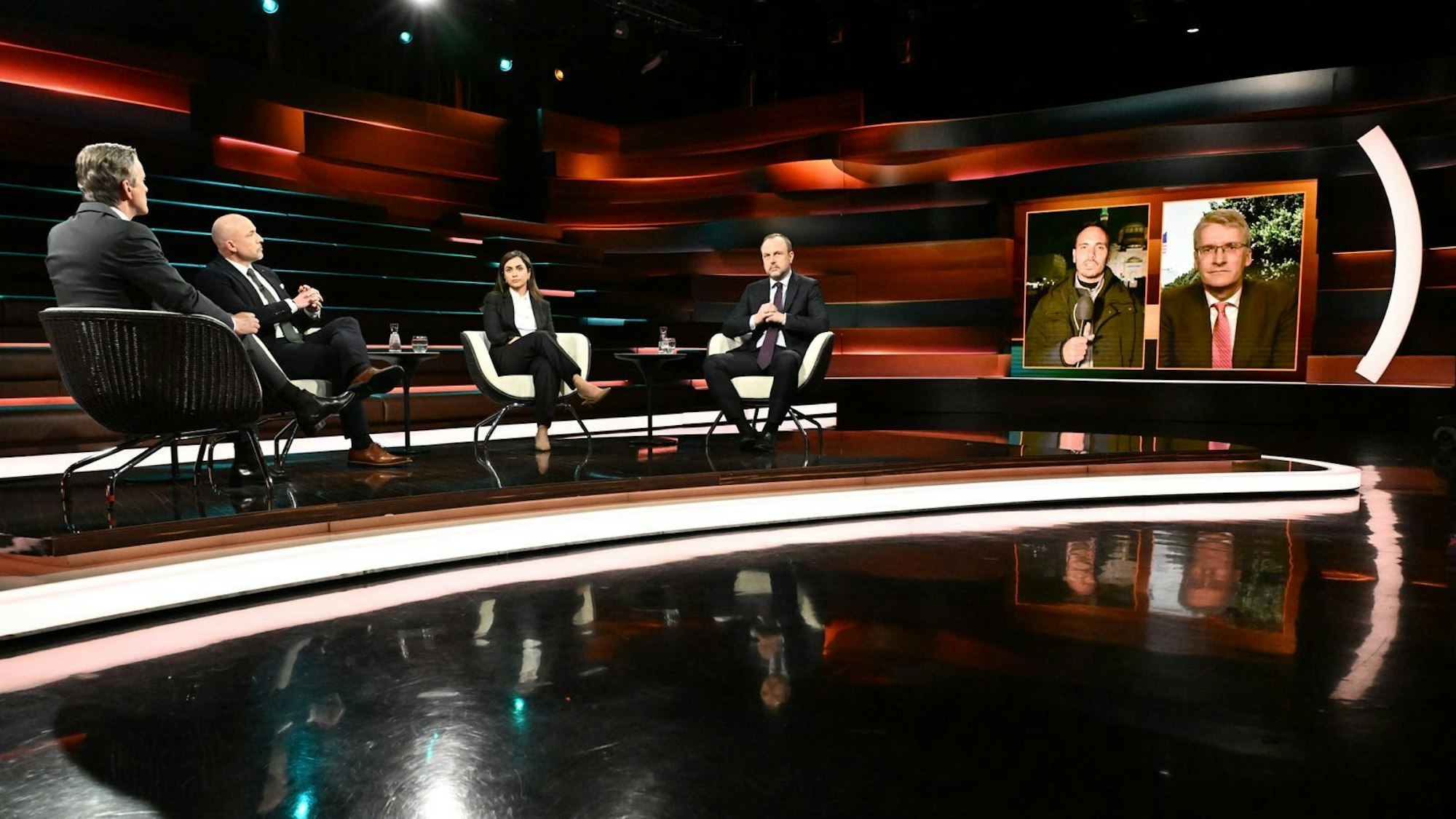 Bei Markus Lanz diskutierten am Dienstag (von links) Alexander Hoffmann, Diba Mirzaei, Peter Neumann, Ibrahim Naber und Elmar Theveßen. (Bild: ZDF / Cornelia Lehmann)
