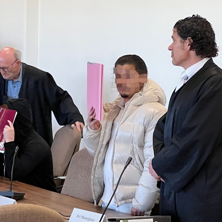 Landgericht Köln: Giuliano (23) G. und Christopher G. stehen wegen Enkeltricks vorm Landgericht.