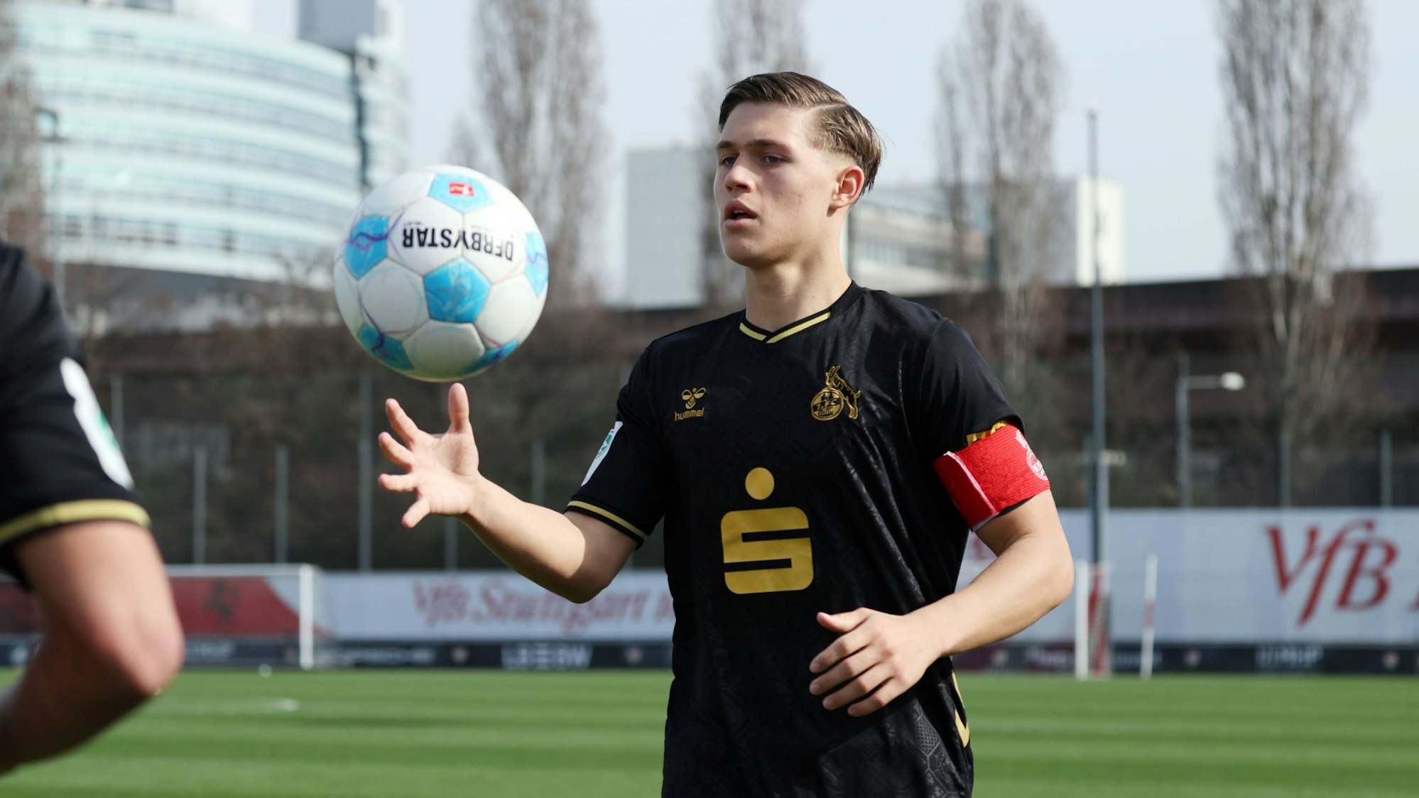 Jonathan Friemel bei einem Einwurf.