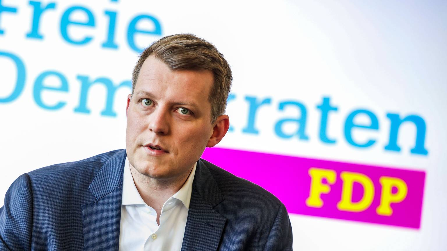 Henning Höne, FDP-Landesvorsitzender von Nordrhein-Westfalen, will auf dem nächsten Parteitag für den Bundesvorsitz der Liberalen kandidieren.