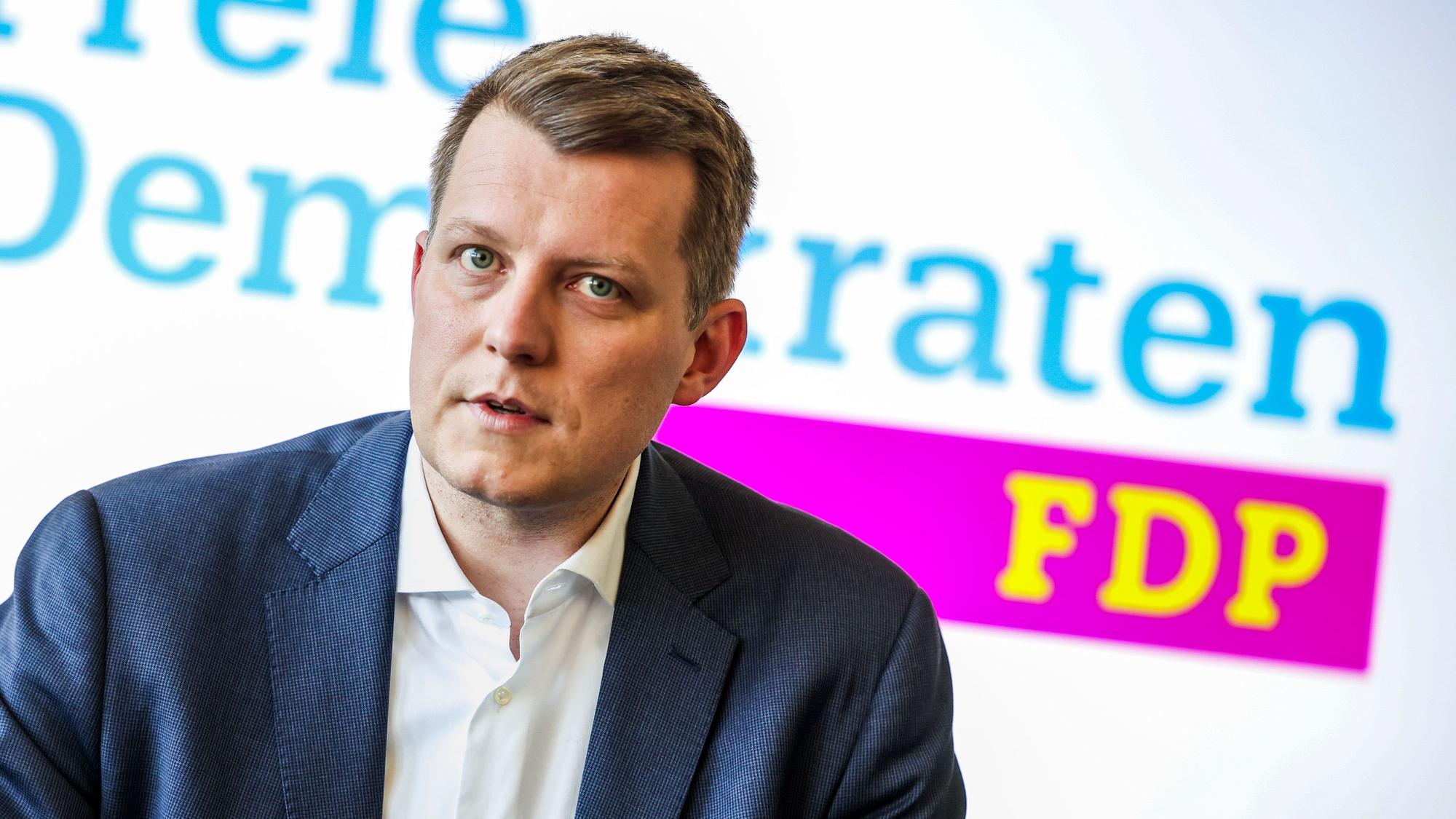 Henning Höne, FDP-Landesvorsitzender von Nordrhein-Westfalen, will auf dem nächsten Parteitag für den Bundesvorsitz der Liberalen kandidieren.