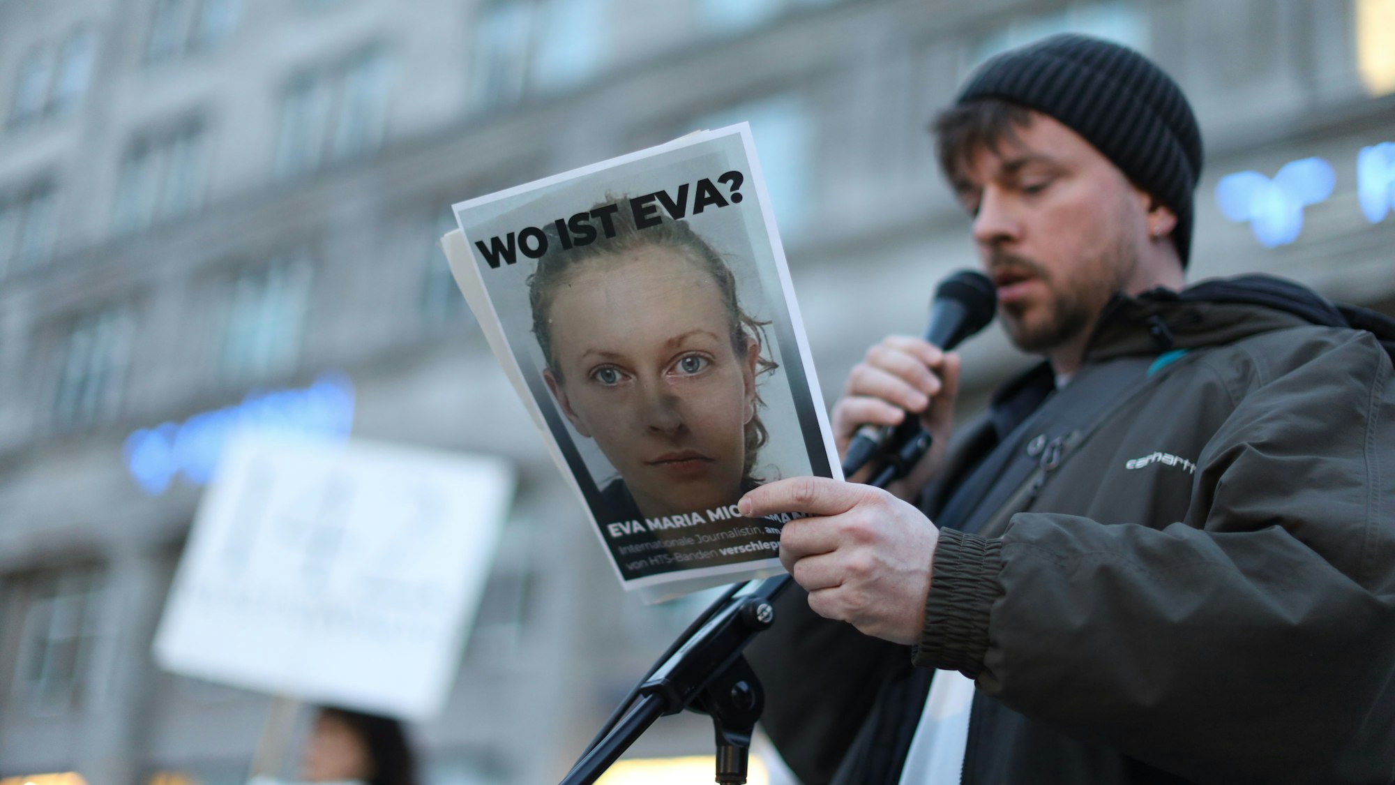 Antonius Michelmann ist der Bruder der vermissten Journalistin. Er arbeitet als Gesamtschullehrer in Köln.