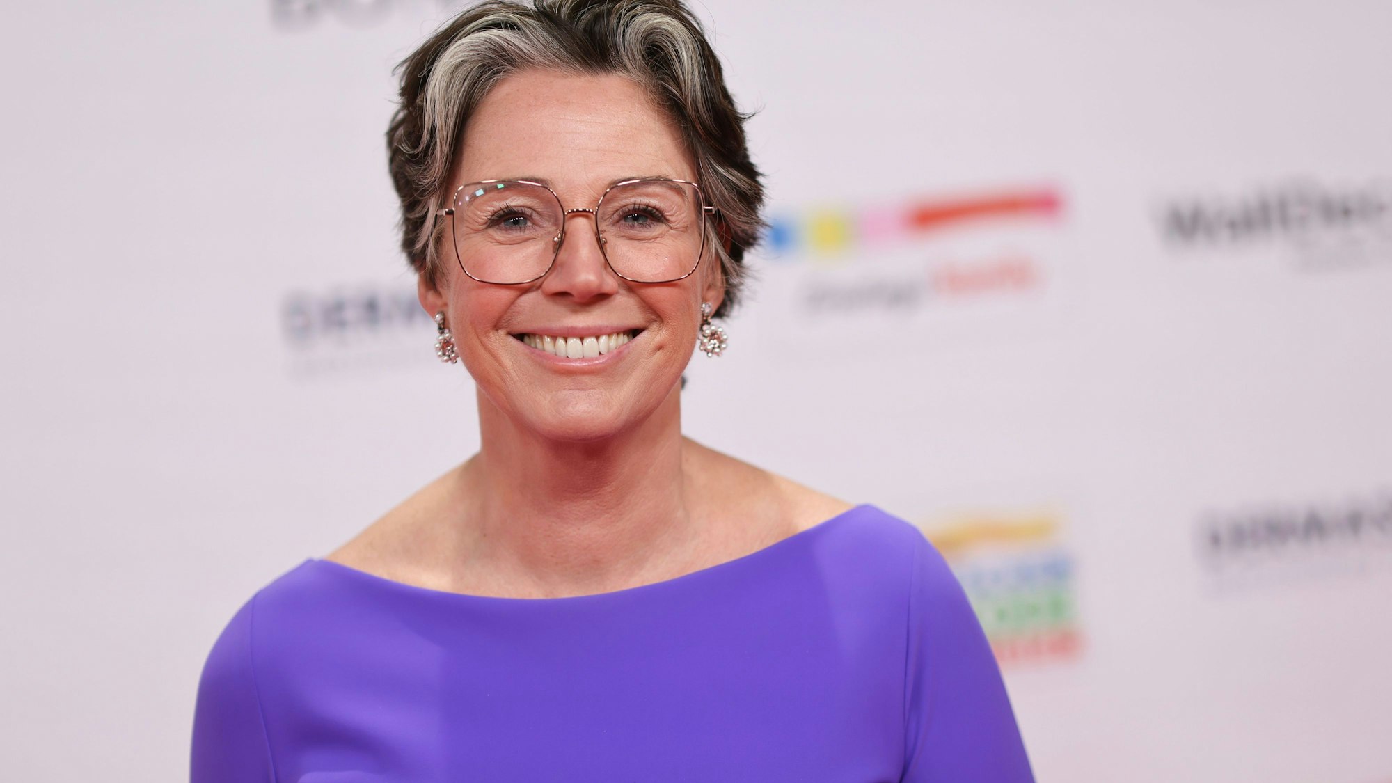 Ildikó von Kürthy kommt zur Verleihung "Goldene Bild der Frau" im Stage Theater im Hafen.