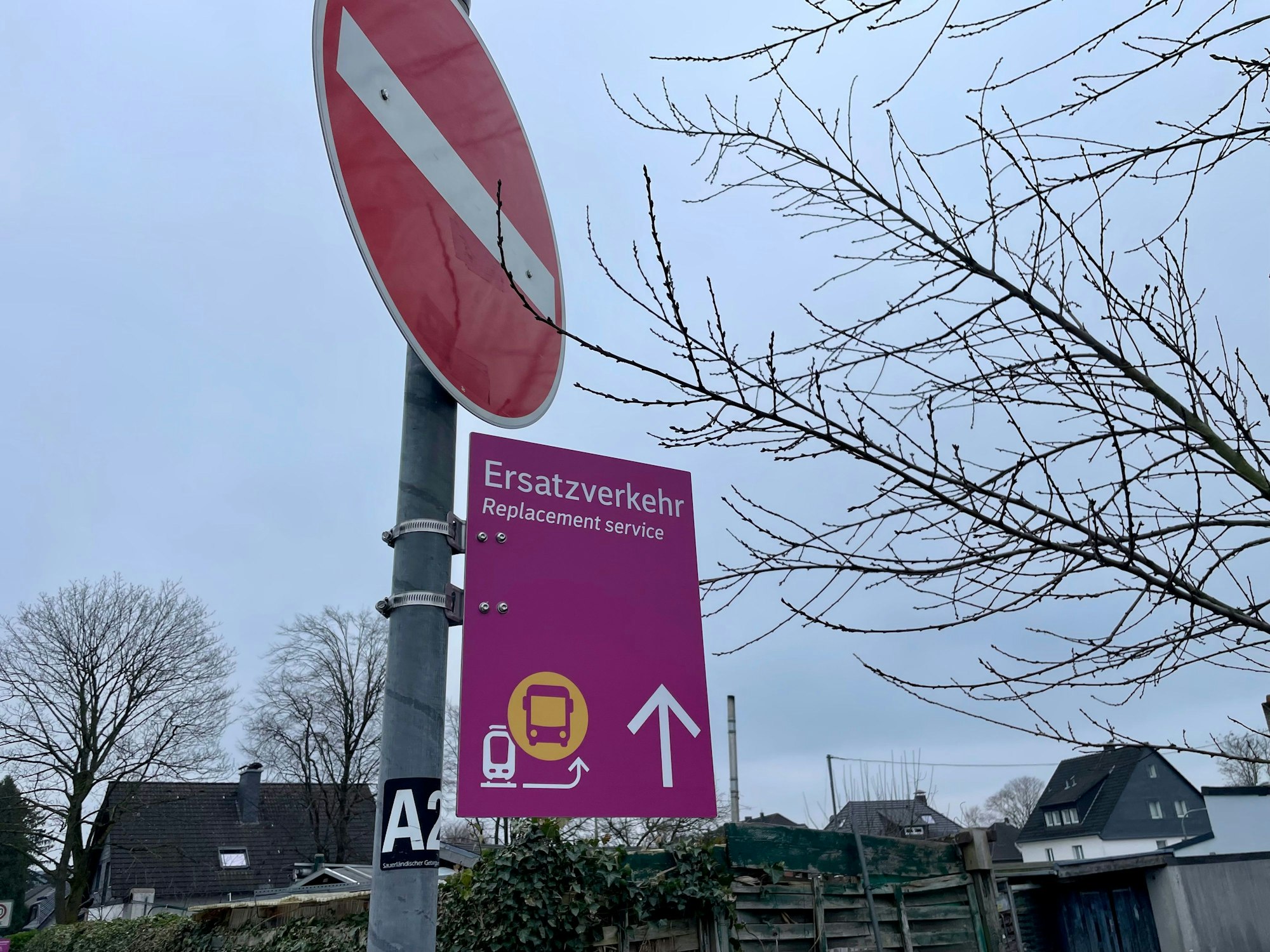 Schienenersatzverkehr: Derzeit hält kein Zug in der Blütenstadt.