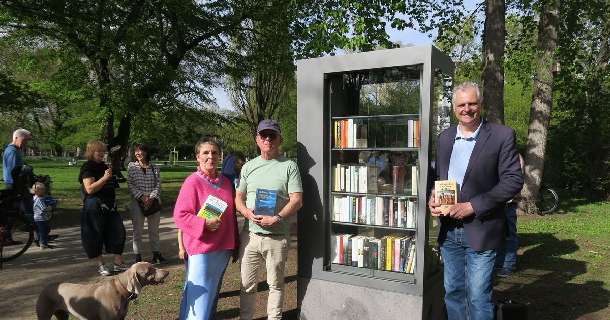 Vom Verlust zur Neueröffnung: Neuer Offener Bücherschrank im Stadtgarten aufgestellt