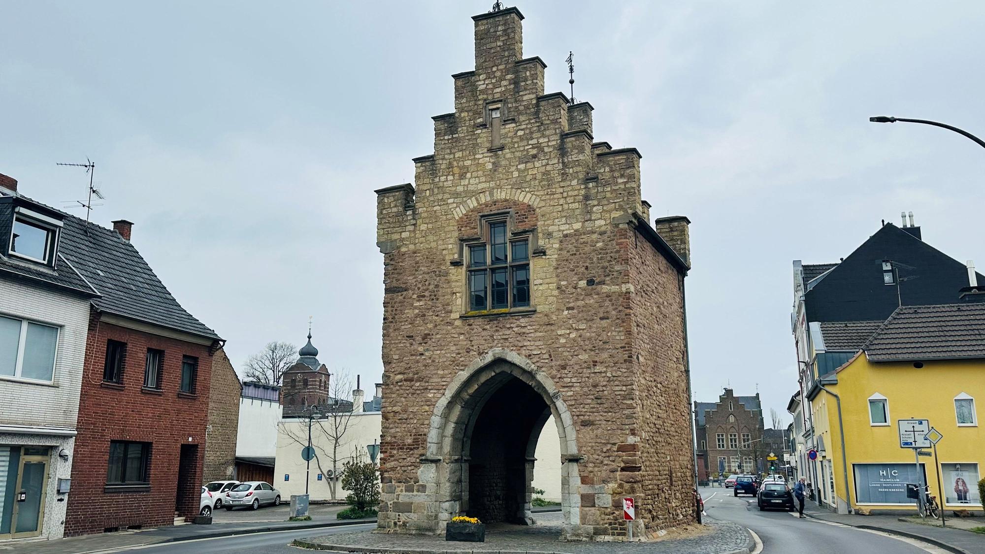 Das Bild zeigt eine historisches Stadttor.