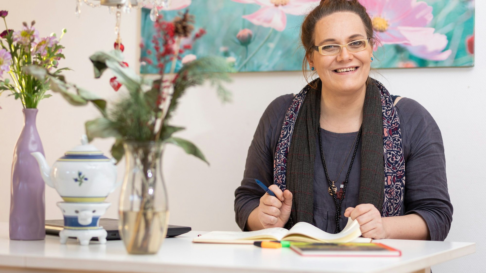 Für 38 Jahre hat die heute 51-jährige Marie Brück aus Nümbrecht als Mann gelegt. Sie möchte Trans-Menschen in Oberberg mehr geben als nur ein offenes Ohr.