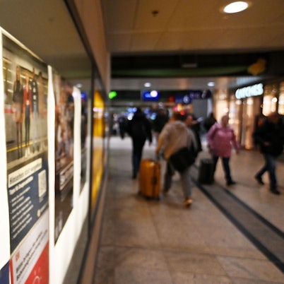 Im Hauptbahnhof gilt jetzt ein Alkoholverbot. Die DB Sicherheit soll es umsetzen.