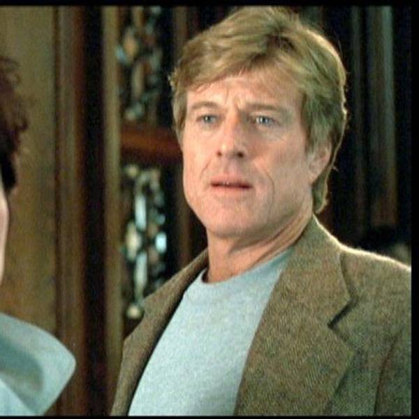 Martin Bishop (Robert Redford) bittet Liz (Mary McDonnell) um einen Gefallen.
