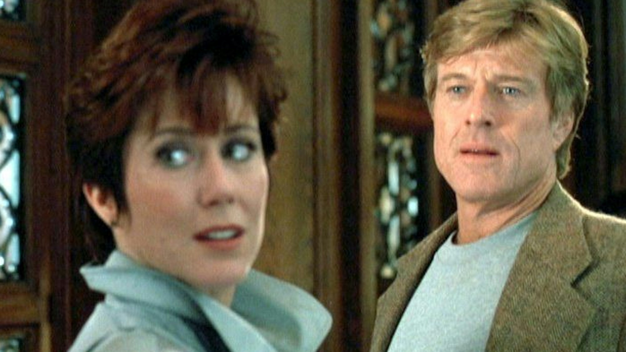 Martin Bishop (Robert Redford) bittet Liz (Mary McDonnell) um einen Gefallen.