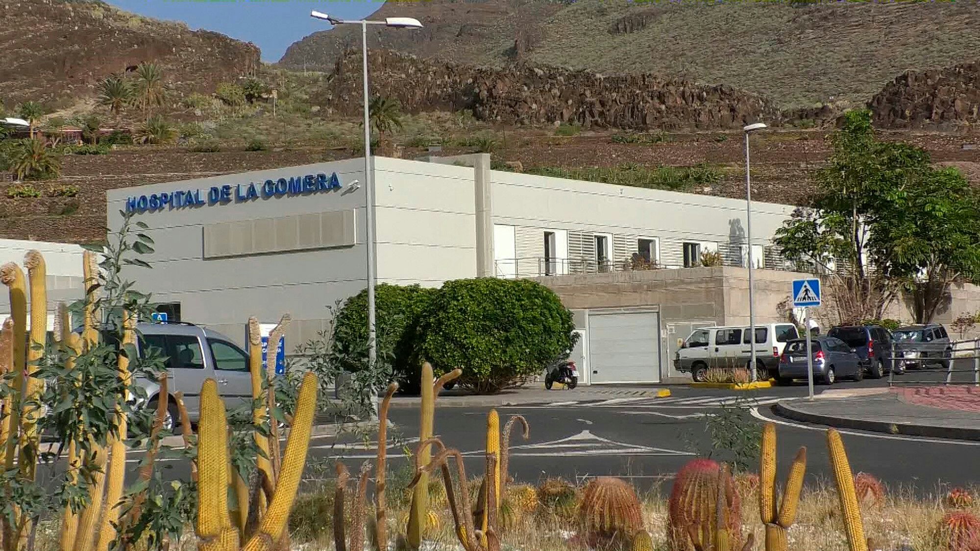 Blick auf das Krankenhaus von La Gomera. Bei dem Busunfall wurden mindestens 14 Personen verletzt.