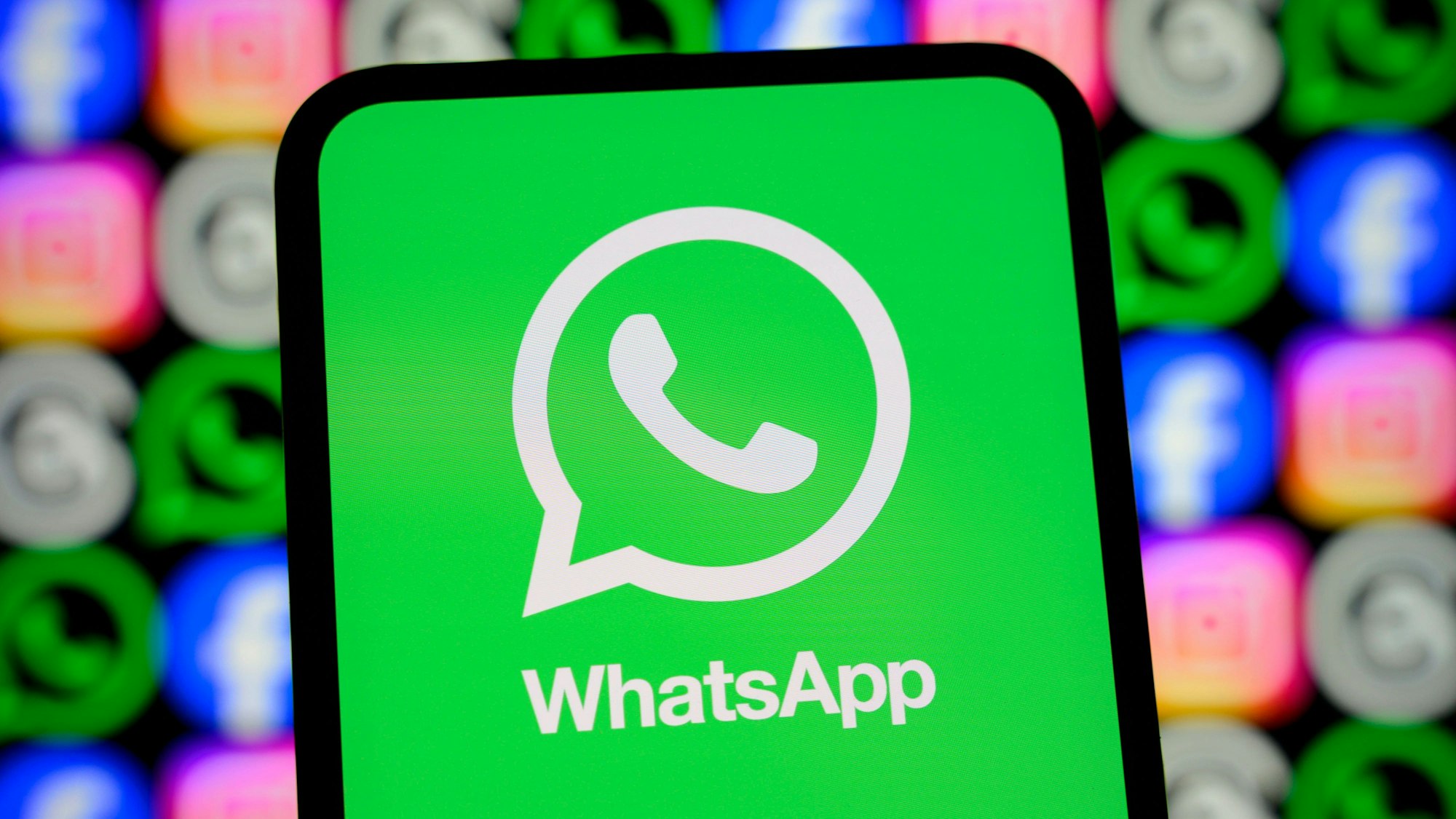 WhatsApp wird von Millionen Menschen in der ganzen Welt benutzt.