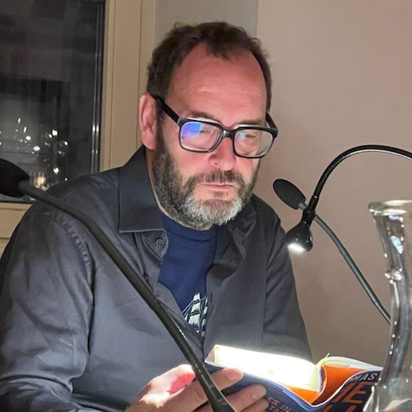 Um sein neues Buch vorzustellen, ist Thomas Lang auf Lesereise, hier bei einem Auftritt im Rahmen der Leipziger Buchmesse. Der gebürtige Nümbrechter möchte auch wieder in seine oberbergische Heimat kommen.