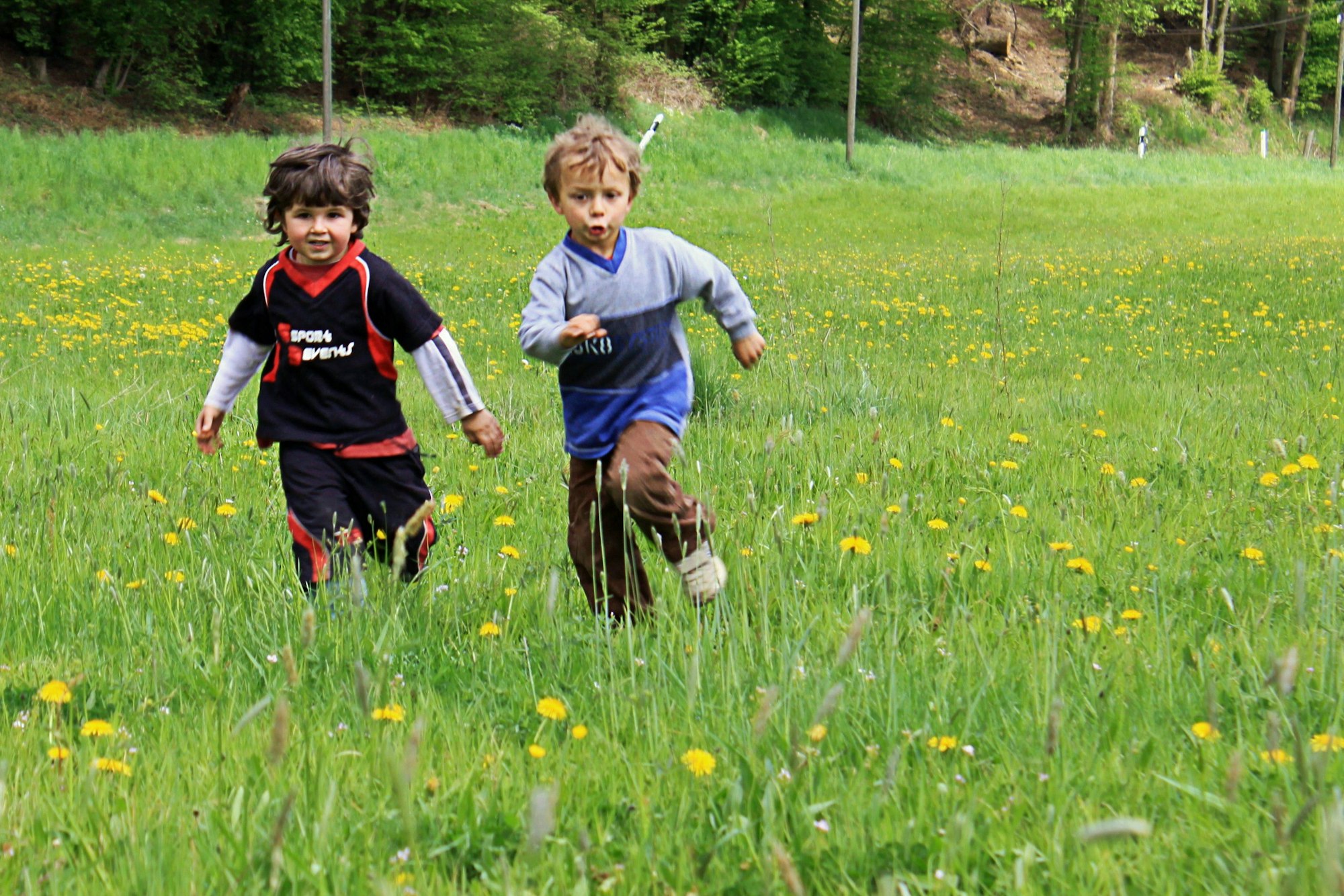 Pflegefamilien geben Kindern die Chance auf unbeschwerte Momente.