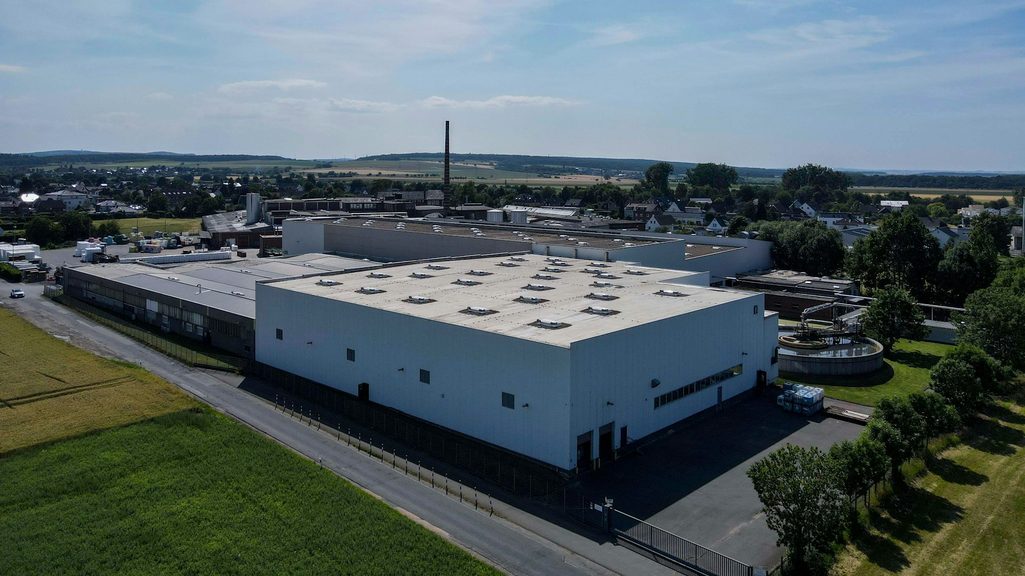 Das Luftbild zeigt das Fasana-Werk in Euskirchen-Stotzheim, das im November geschlossen wurde.