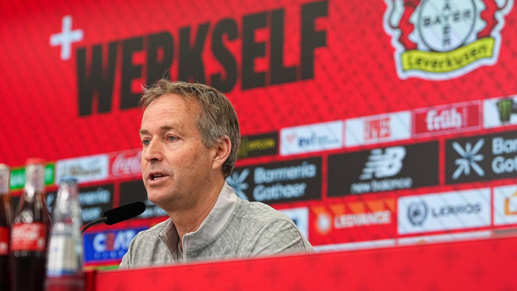 03.04.2026, xydrx, Fußball, Pressekonferenz Bayer 04 Leverkusen mit Cheftrainer Kasper Hjulmand vor dem Bundesliga Spiel gegen den VfL Wolfsburg in der BayArena, Saison 2025 2026 DFB regulations prohibit any use of photographs as image sequences and or quasi-video. *** 03 04 2026, xydrx, Football, Press conference Bayer 04 Leverkusen with head coach Kasper Hjulmand before the Bundesliga match against VfL Wolfsburg in the BayArena, season 2025 2026 DFB regulations prohibit any use of photographs as image sequences and or quasi video Copyright: HMBxMedia/YannisxDreimann