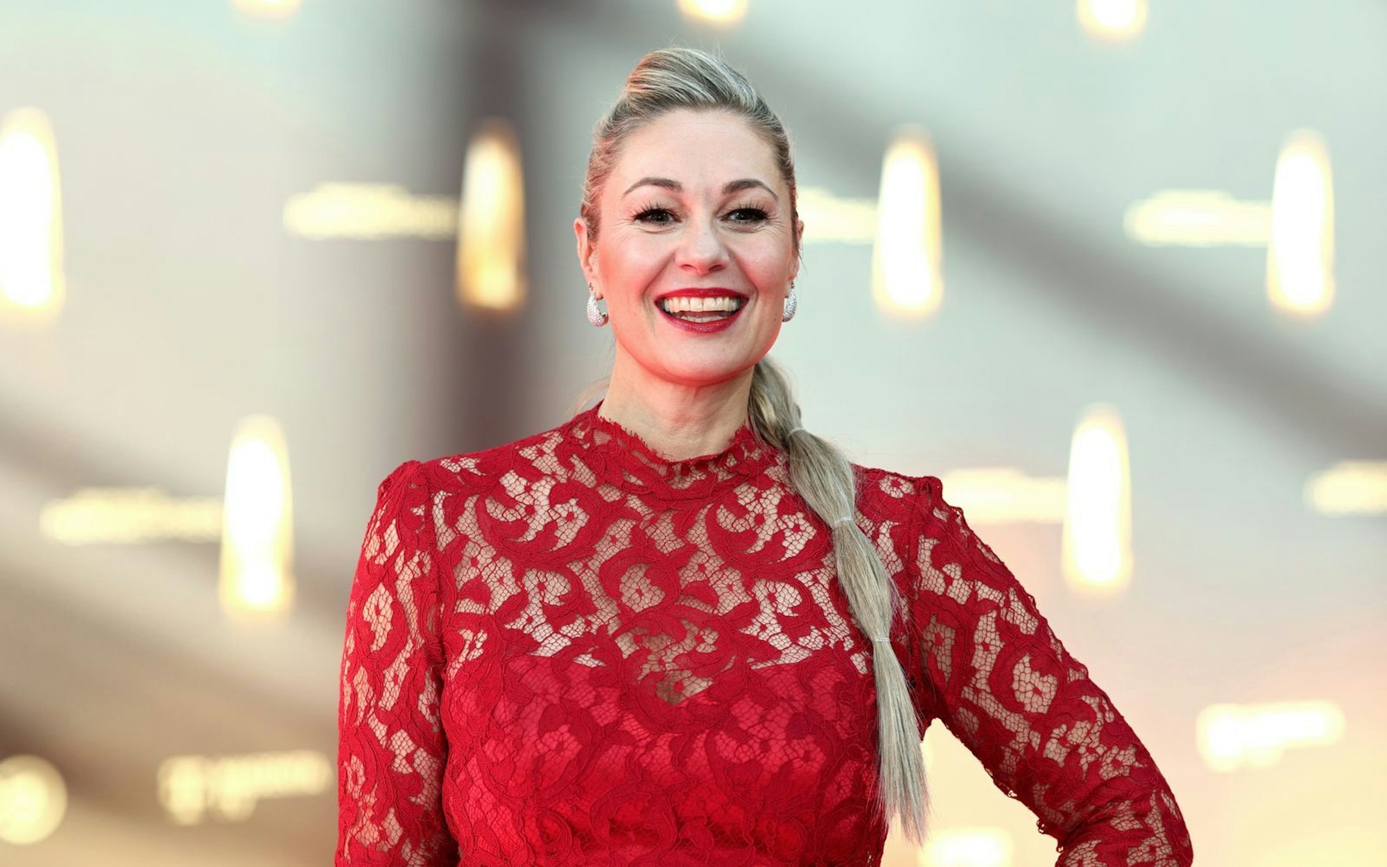 Happy Birthday: Ruth Moschner wird 50 Jahre alt. Ihr TV-Debüt gab sie vor 40 Jahren in einer tragischen Rolle. (Bild: 2025 Getty Images/Joshua Sammer)