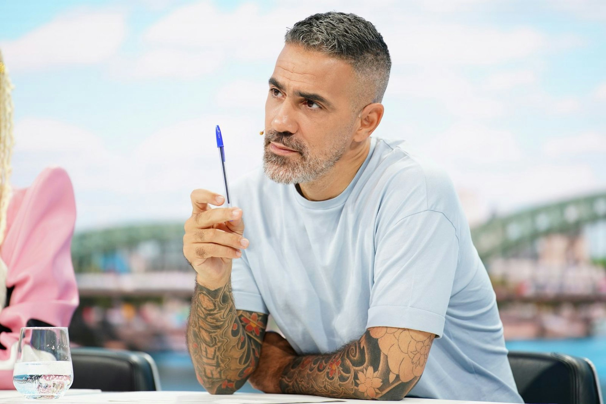 Bushido machte am dritten Castingtag von „Deutschland sucht den Superstar“ (RTL) gleich zwei eher unangenehme Kurzausflüge in die Vergangenheit. (Bild: RTL/Stefan Gregorowius)