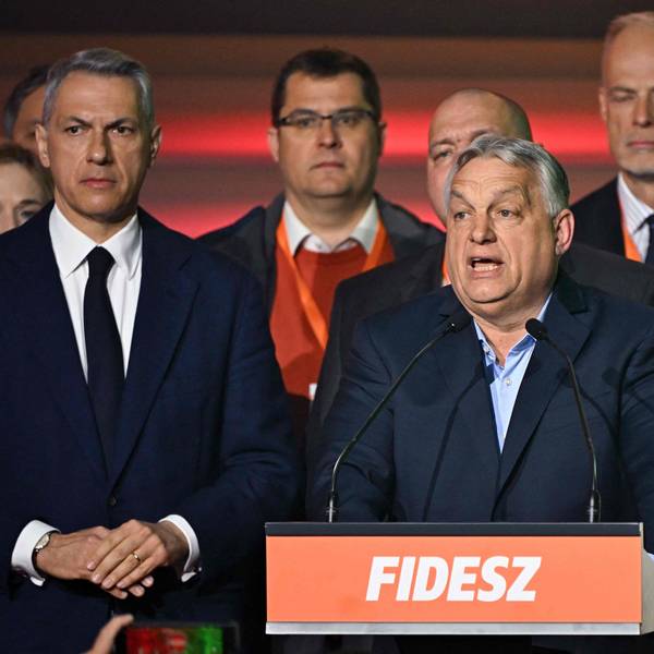 Ungarns Ministerpräsident Viktor Orban spricht nach der Bekanntgabe der Ergebnisse der Parlamentswahlen.