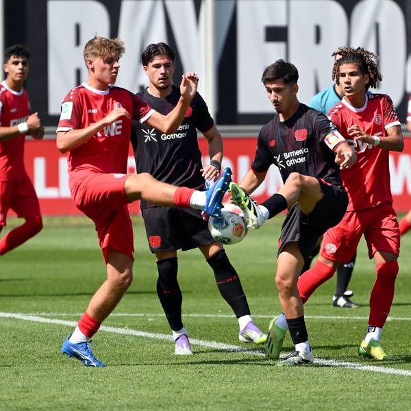 10.08.2025, Fussball-A Jug. Bayer Leverkusen-RW Essen
2.v.r. Francesco Buono (Bayer)
2.v.l. Dustin Buck (Bayer)
Foto: Uli Herhaus