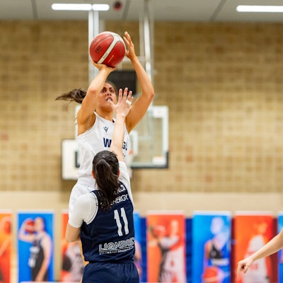 Sprungwurf Natalie Villaflor Wings Leverkusen,No.43 DEU, Leverkusen, 25.01.2026 Basketball, Damen 2.Bundesliga Nord, 16. Spieltag, Wings Leverkusen - Eintracht Braunschweig Lion Pride *** Jump shot Natalie Villaflor Wings Leverkusen,No 43 DEU, Leverkusen, 25 01 2026 Basketball, Womens 2 Bundesliga North, Matchday 16, Wings Leverkusen Eintracht Braunschweig Lion Pride
