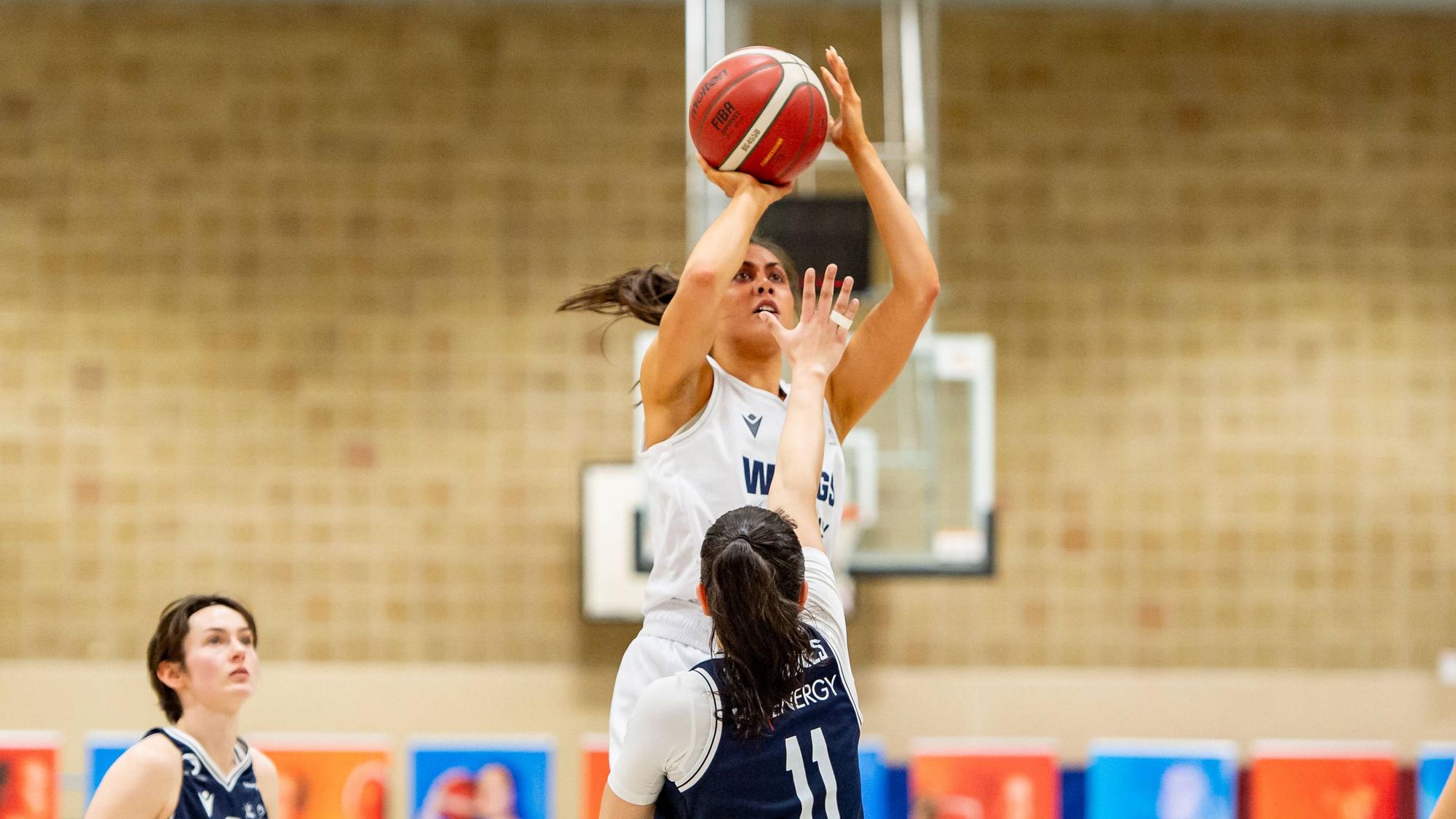 Sprungwurf Natalie Villaflor Wings Leverkusen,No.43 DEU, Leverkusen, 25.01.2026 Basketball, Damen 2.Bundesliga Nord, 16. Spieltag, Wings Leverkusen - Eintracht Braunschweig Lion Pride *** Jump shot Natalie Villaflor Wings Leverkusen,No 43 DEU, Leverkusen, 25 01 2026 Basketball, Womens 2 Bundesliga North, Matchday 16, Wings Leverkusen Eintracht Braunschweig Lion Pride