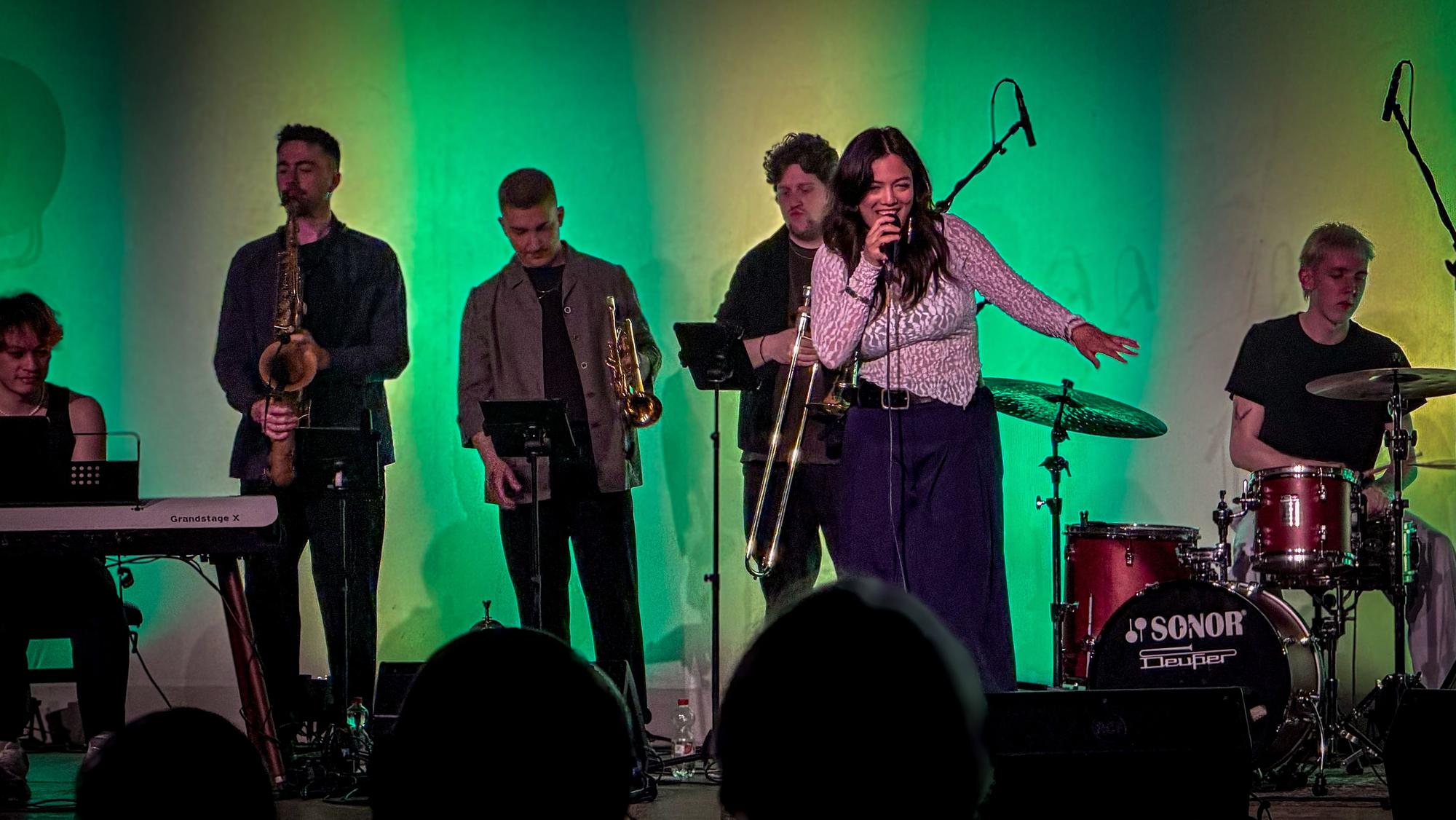 Emily Otto im Scala Club