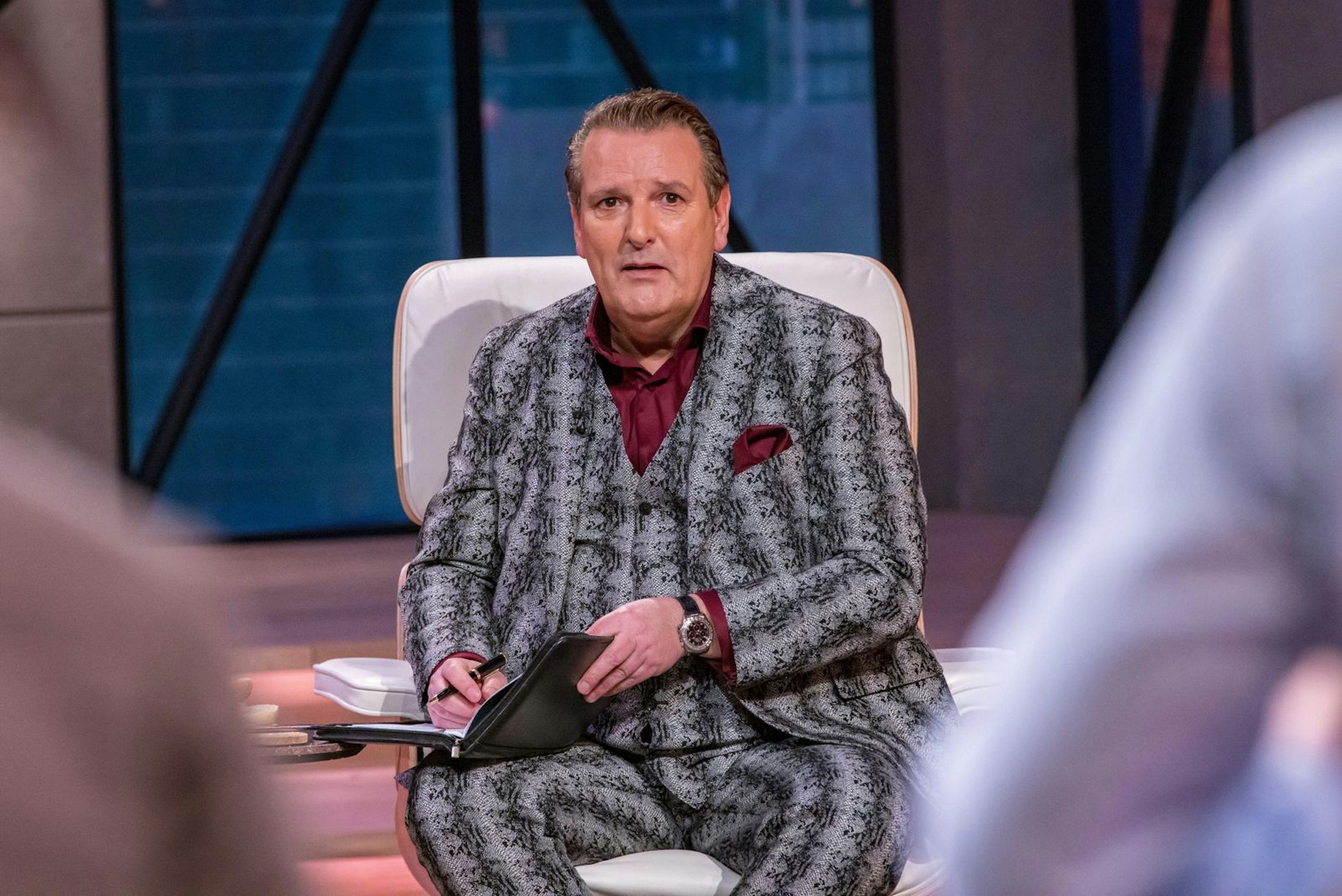 Den Deal macht Ralf Dümmel: Für 199.000 Euro kauft er sich 15 Prozent an der Firma „Frischluft Fensterbrett“. (Bild: RTL / Bernd-Michael Maurer)