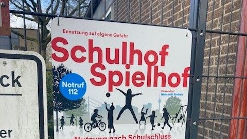 Anders als in Köln sind die Schulhöfe in Düsseldorf grundsätzlich für Kinder zum Spielen nach der Unterrichtszeit geöffnet.