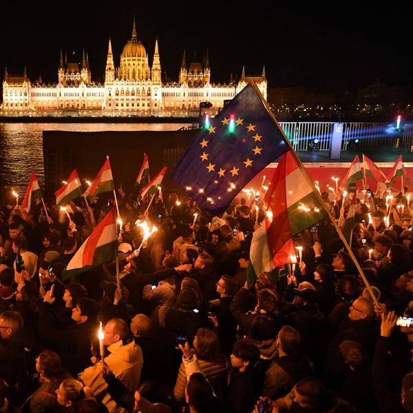 Party der Tisza-Partei und ihrer Anhänger am Sonntagabend (12. April) in Budapest
