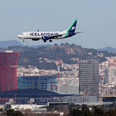 Eine Icelandair-Boeing im Landeanflug. (Symbolbild)