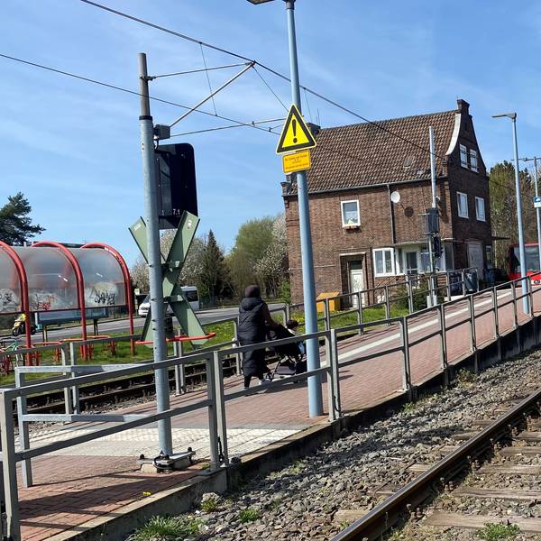 Zu sehen ist der Stadtbahn-Halt in Brühl-Schwadorf.