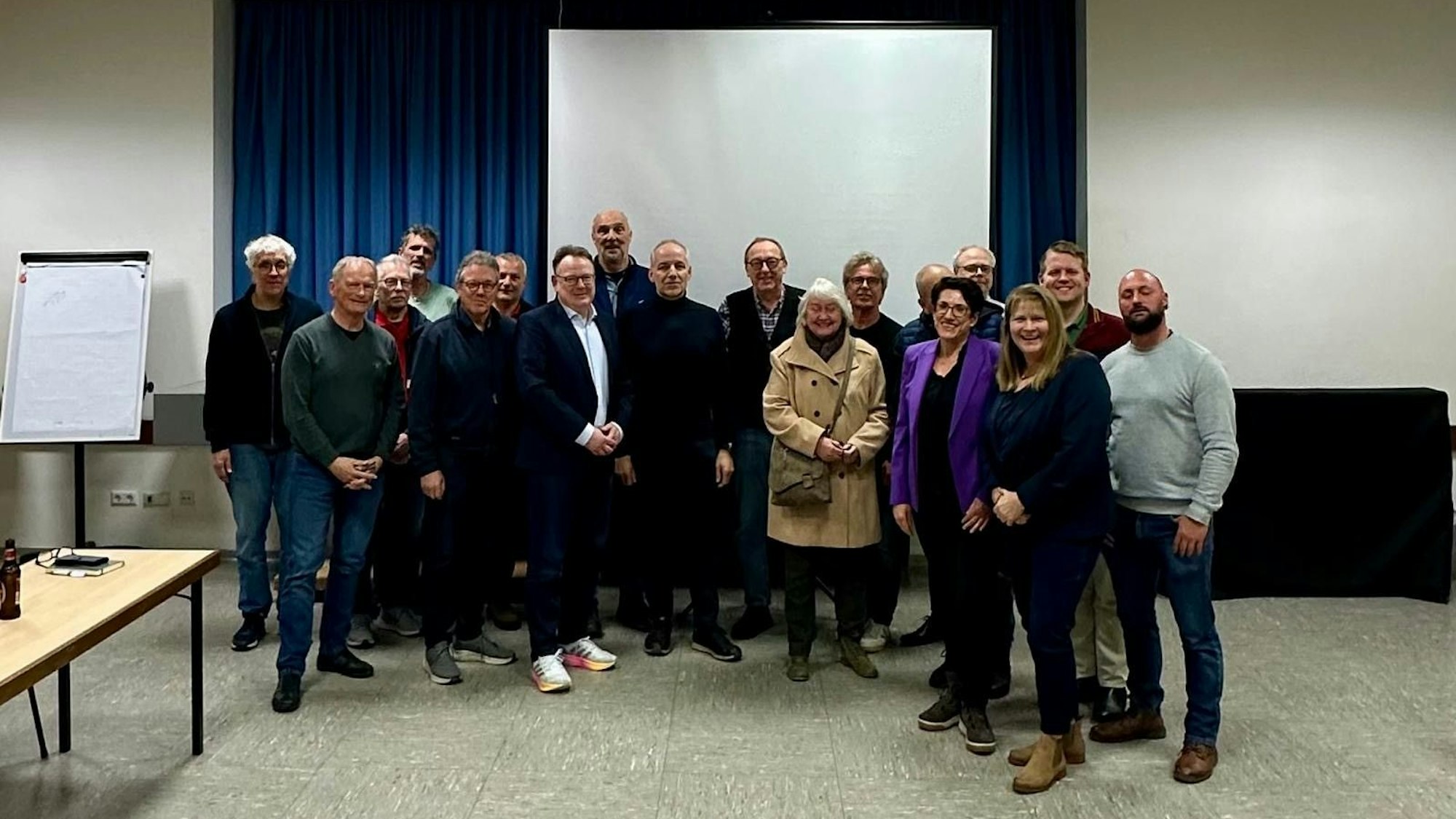 Oberbürgermeister Torsten Burmester und Fachkräfte aus der Verwaltung trafen sich zum Gespräch mit Porz /Poller Bürgervereinen.