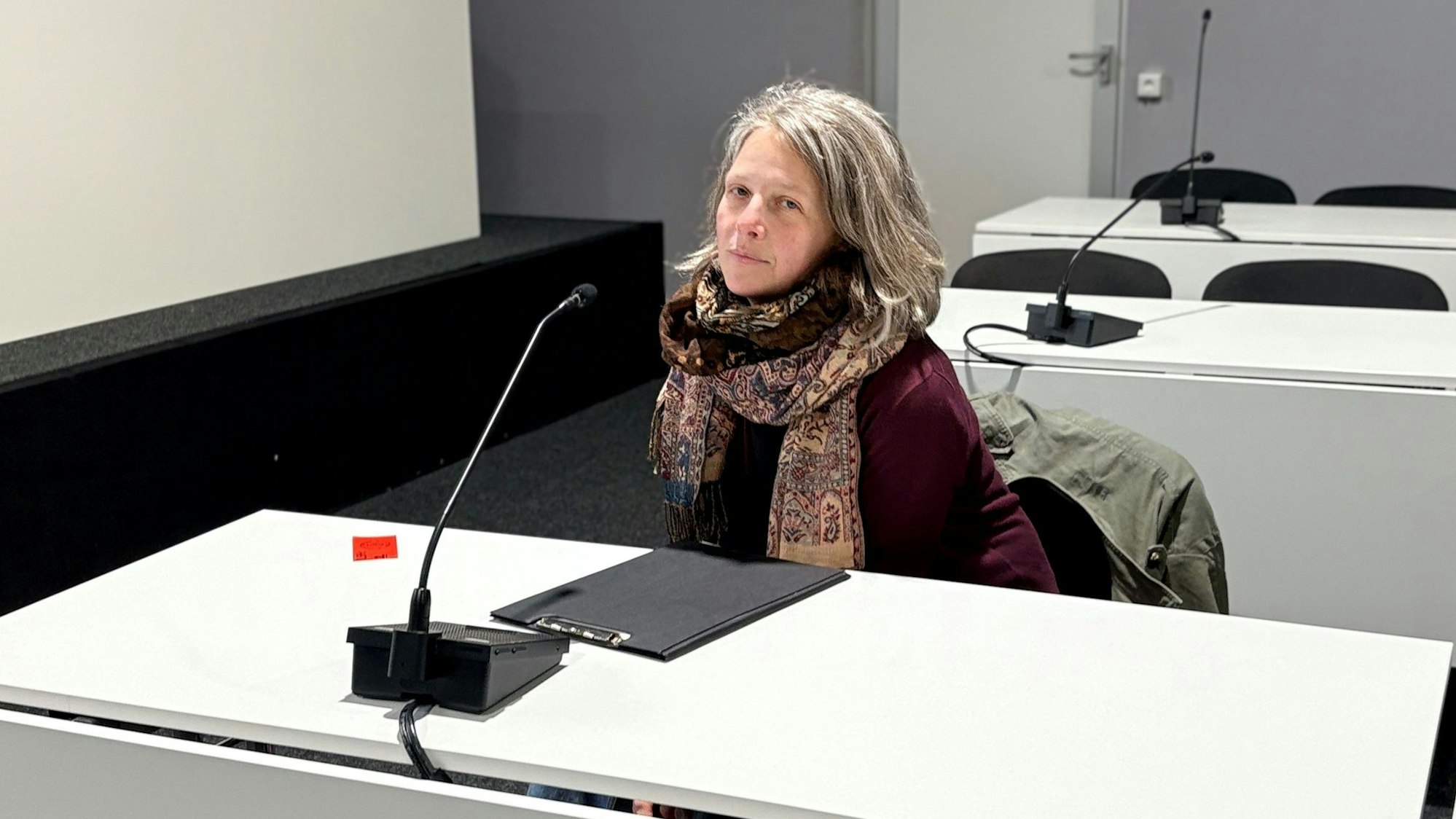 Die Aktivistin Caroline Schmidt beim Prozess im Kölner Amtsgericht