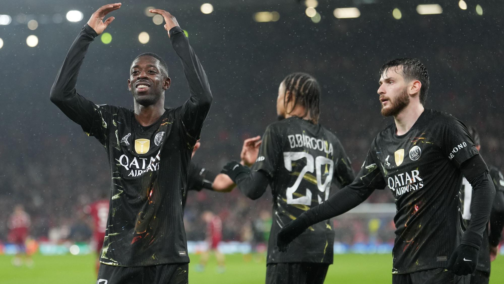 Ousmane Dembélé von PSG jubelt nach seinem Treffer zusammen mit Khvicha Kvaratskhelia.