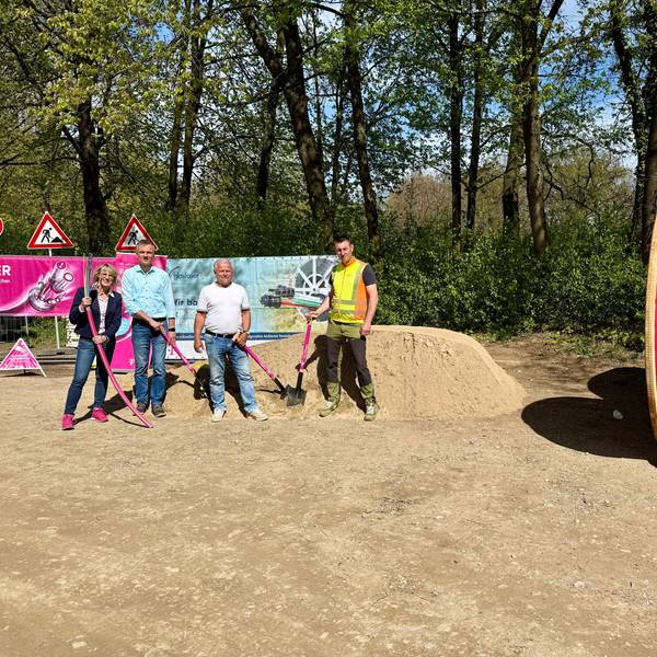 Spatenstich zum Glasfaser-Ausbau auf dem Griesberg