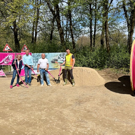 Spatenstich zum Glasfaser-Ausbau auf dem Griesberg