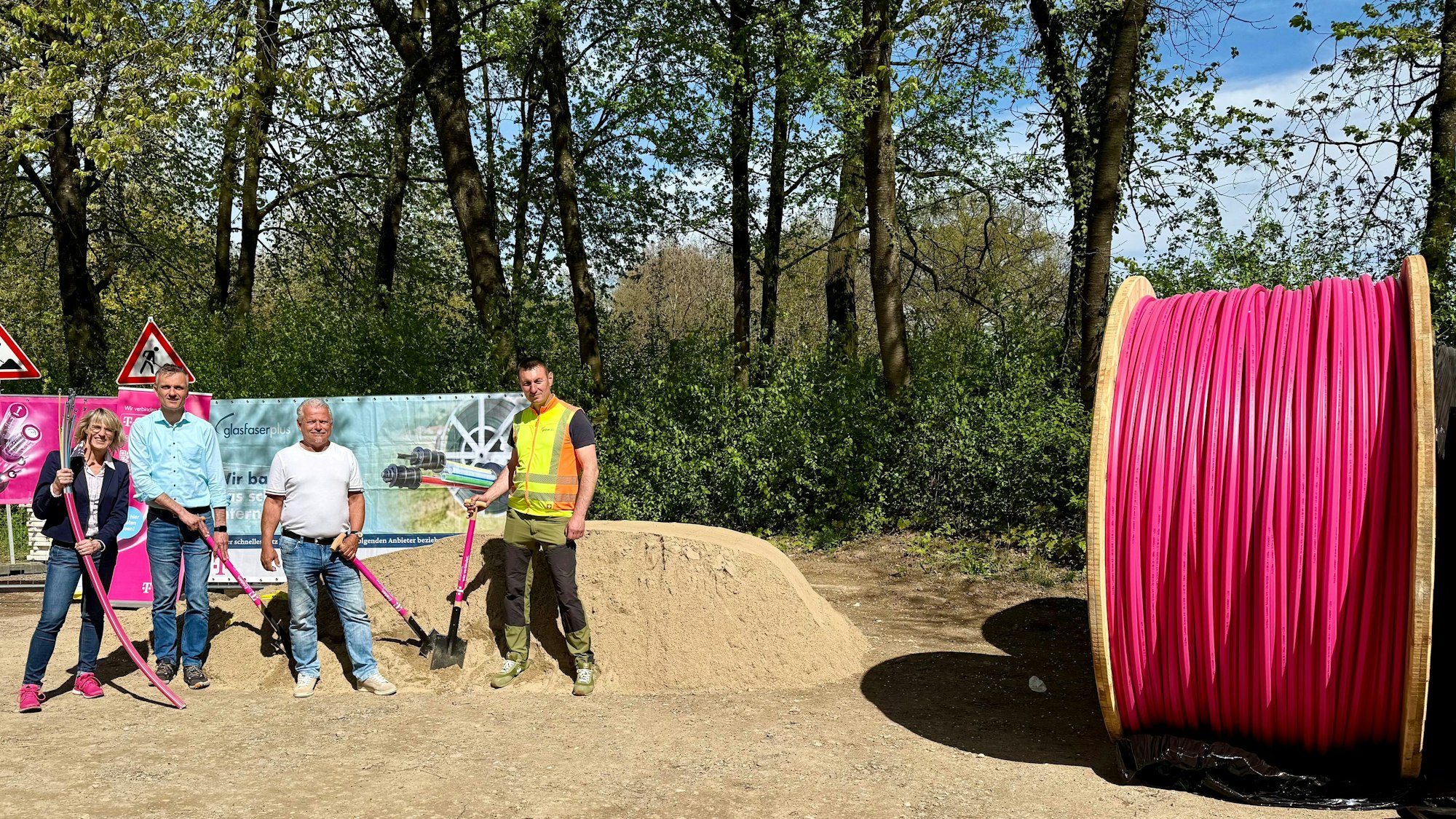 Spatenstich zum Glasfaser-Ausbau auf dem Griesberg