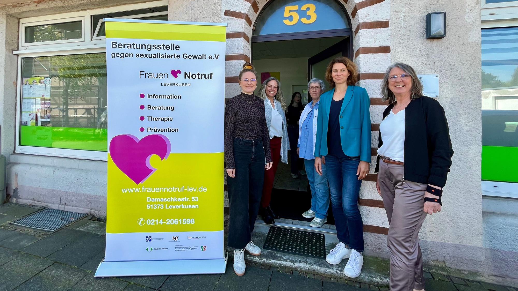 Mitarbeiterinnen des Frauennotrufs.