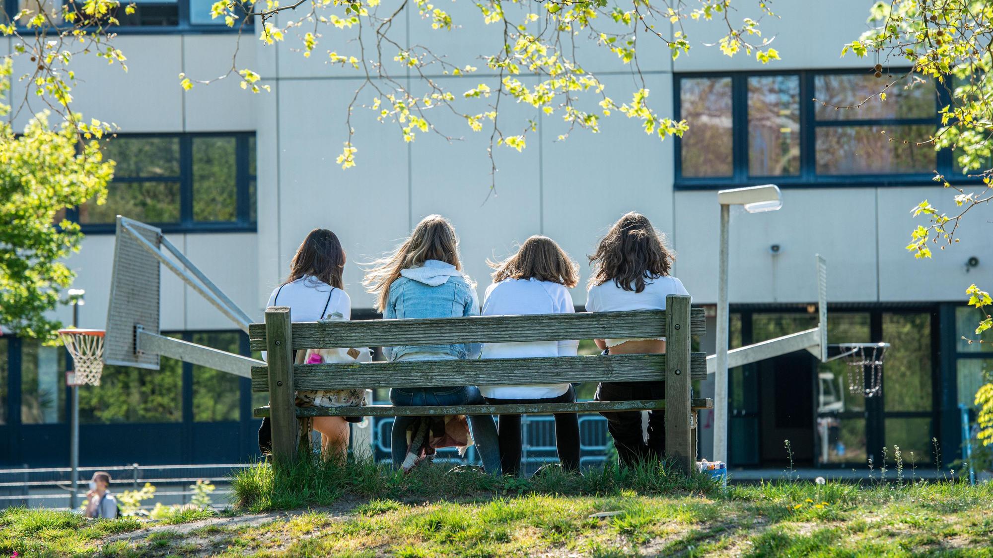 Nach der Schule können sich Kölner Kinder nicht mehr auf dem Schulhof treffen – dann sind sie abgeschlossen. (Symbolfoto)