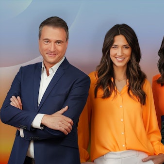 Sie führen durch die neue dreistündige Sendung „Deutschland am Morgen“: (von links) Jörg Boecker, Sabrina Ilski, Sybille Scharr und Jan Malte Andresen. (Bild: RTL/ Lena-Luise Grellert / Maya Claussen)